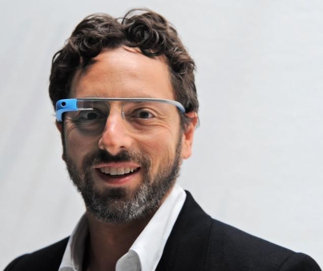 Фотография сооснователя Google Сергея Брина в очках Glass